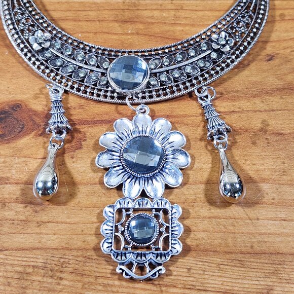 Vintage Womens Tibetan Silver Crytals Necklace Statement 18" - Picture 5 of 5